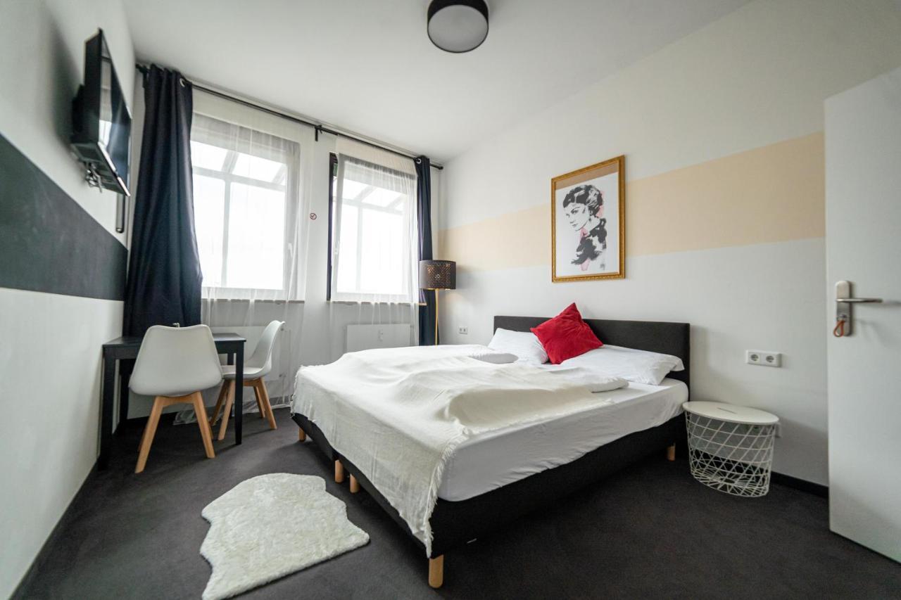 Full House Hostel Nurnberg - Shared Bath & Kitchen Εξωτερικό φωτογραφία